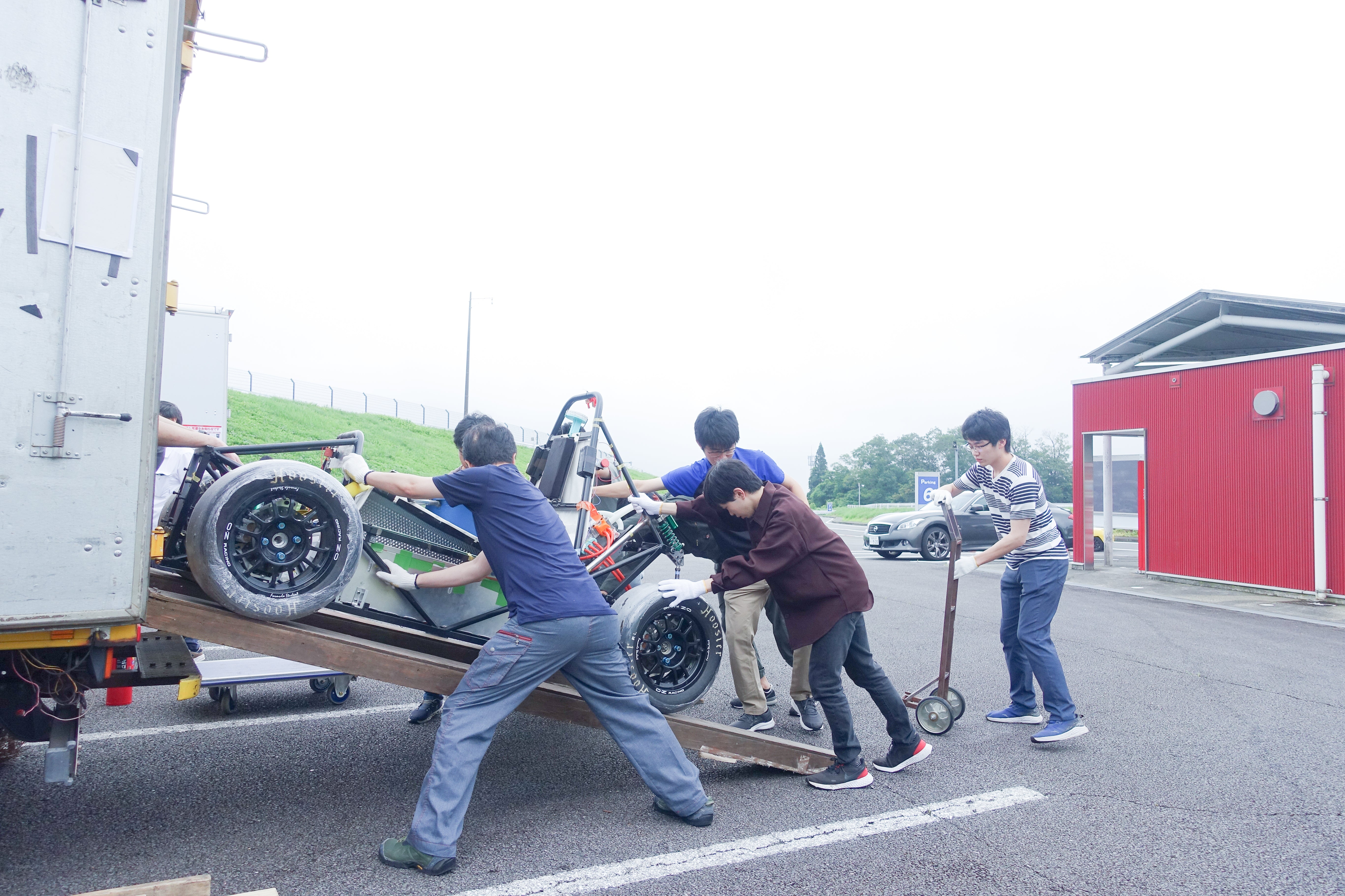 学生フォーミュラの活動支援を開始します。 NEGRONI CSR