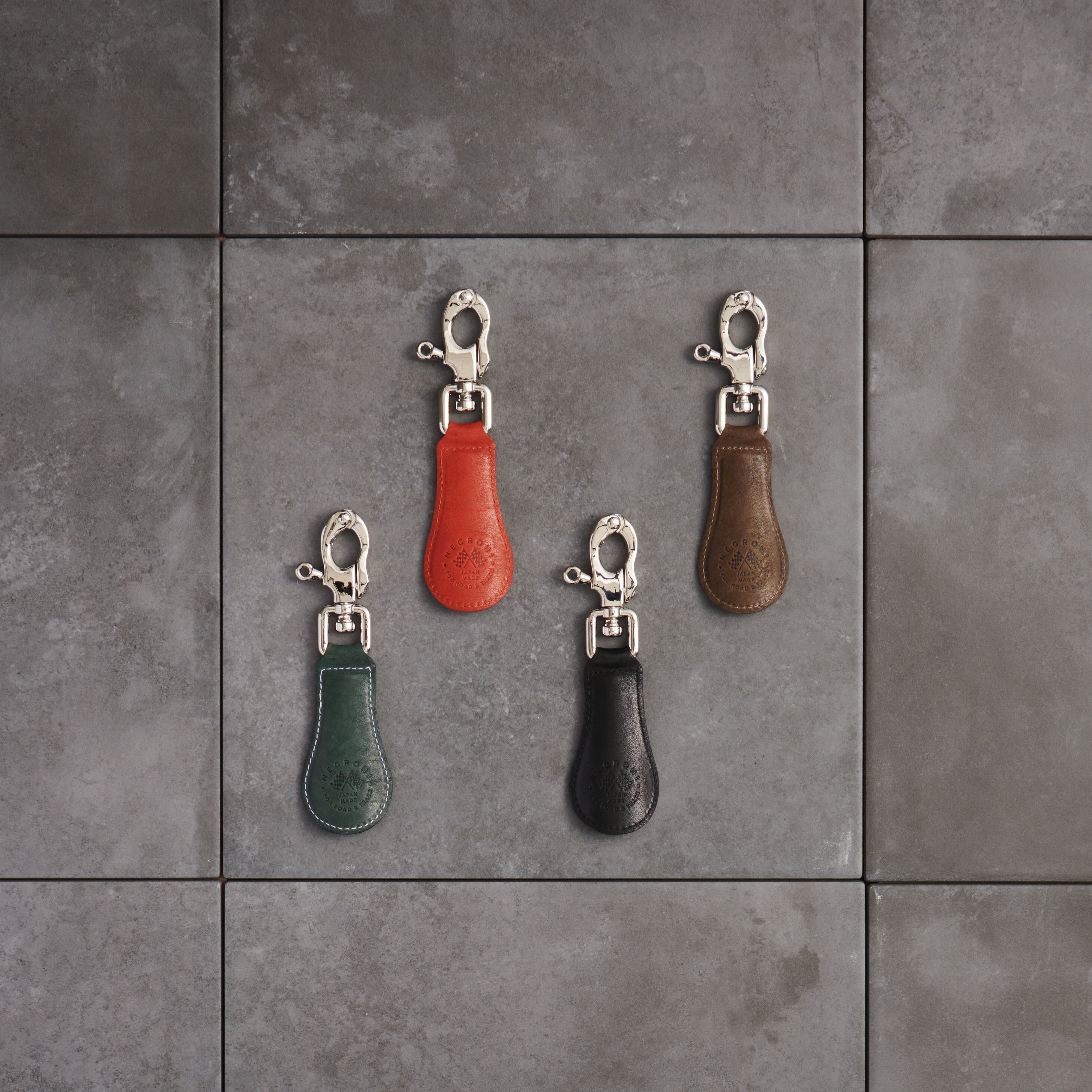 個性的なカラビナデザインの靴べら