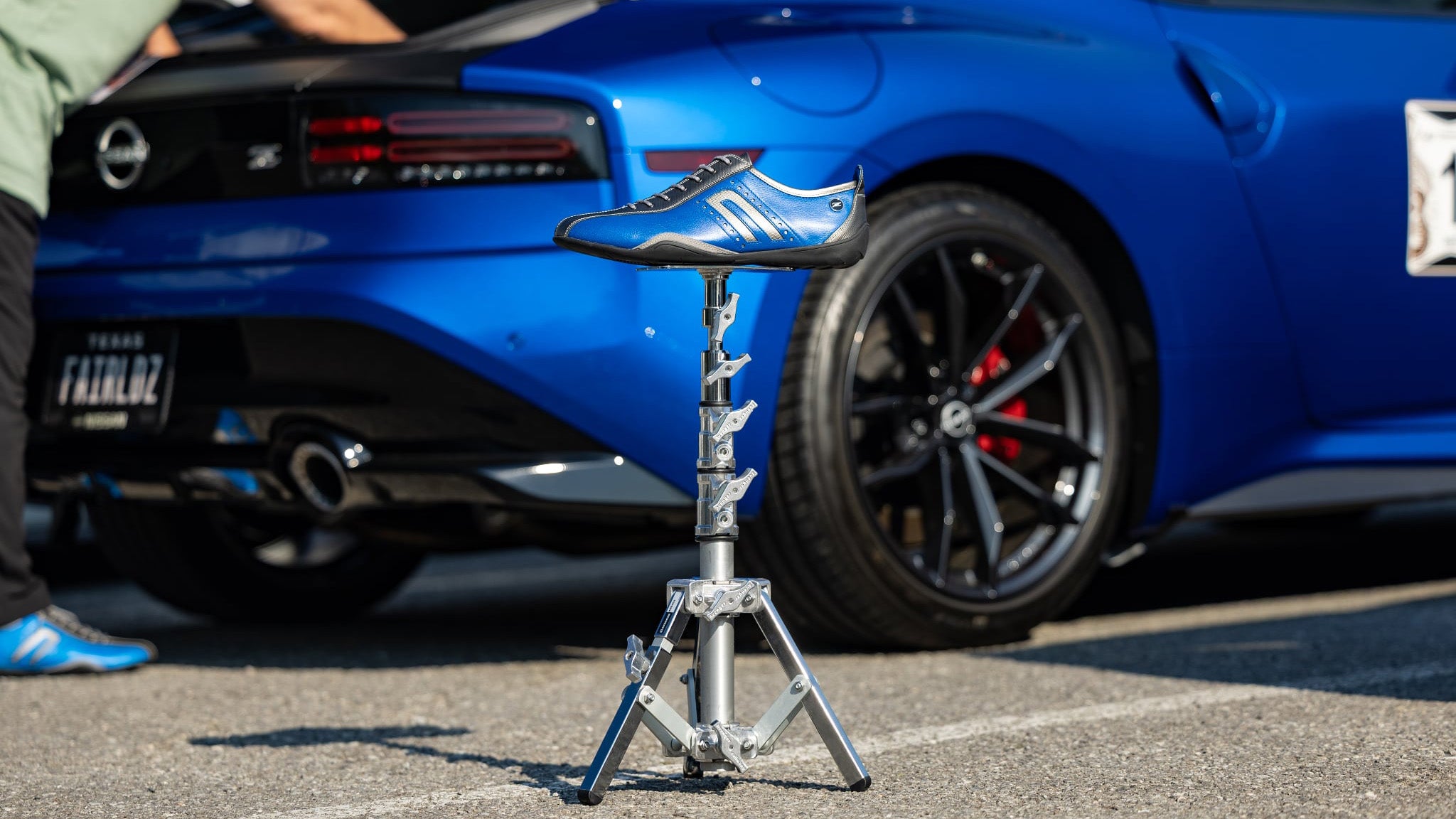 イデアコルサ × NISSAN Z ワンガンブルー