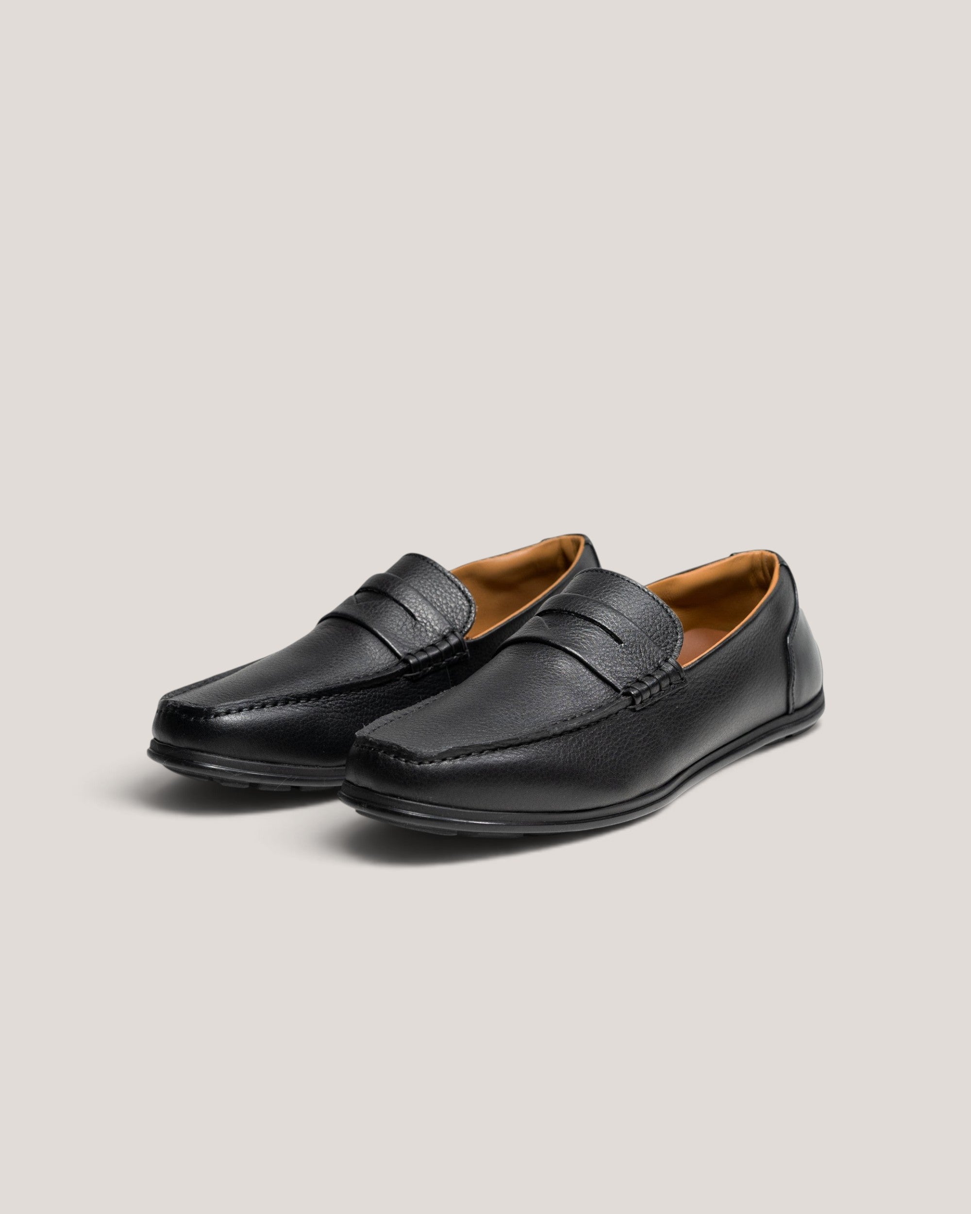 NEGRONI WEB STOREのワイルドペニーⅢブラック。上質なレザーを使用した洗練されたデザインのメンズドライビングシューズ。