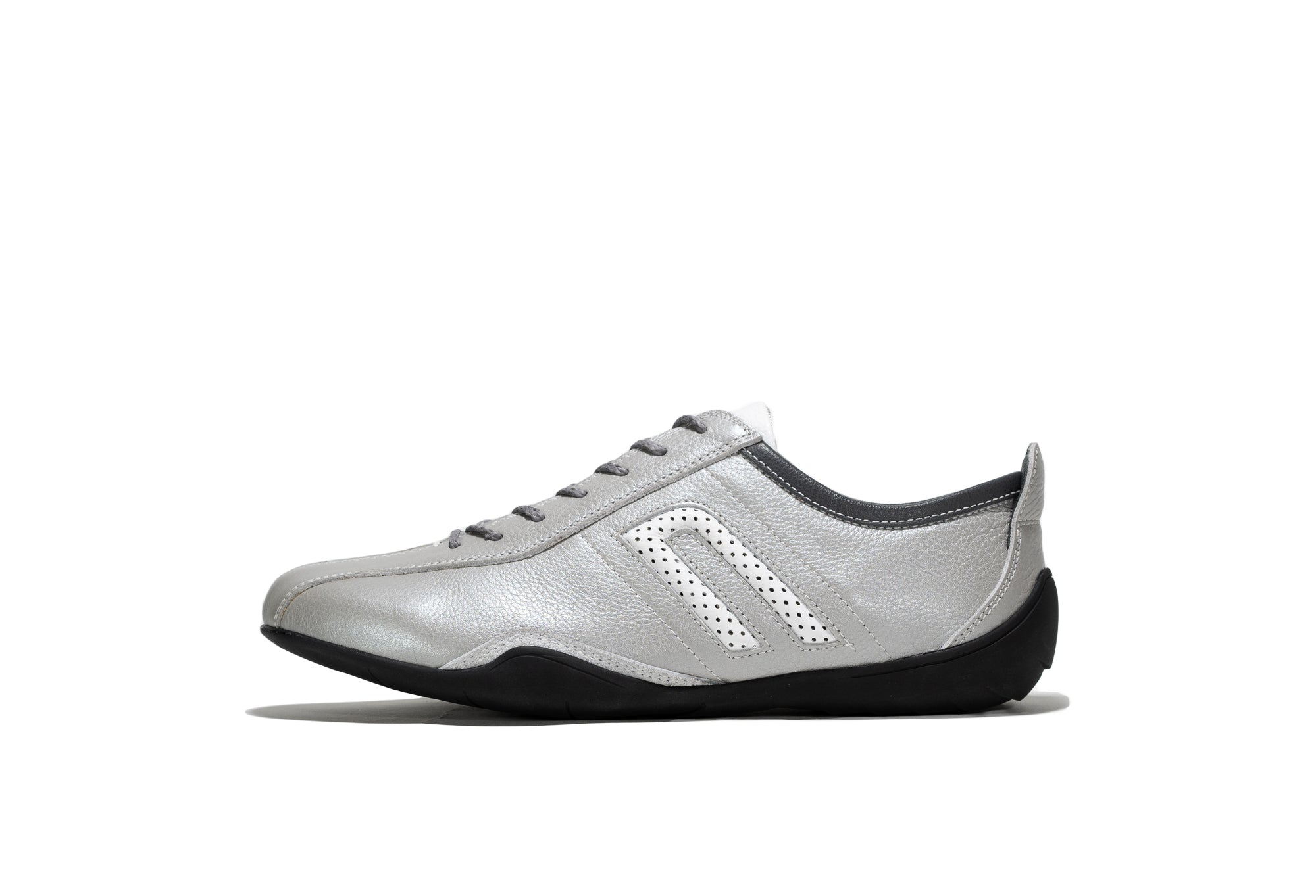 イデア　シルバー ＆ ホワイト