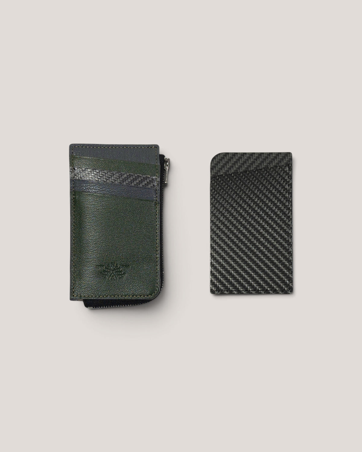 NEGRONI WEB STOREのハンターグリーンのゴートレザー製スマートウォレット。カーボンファイバー製パーティション付き。